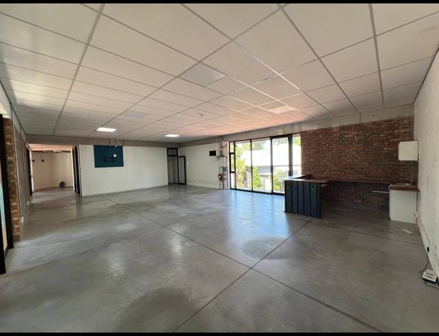 BUSINESS PROPERTY TO RENT IN WALMER